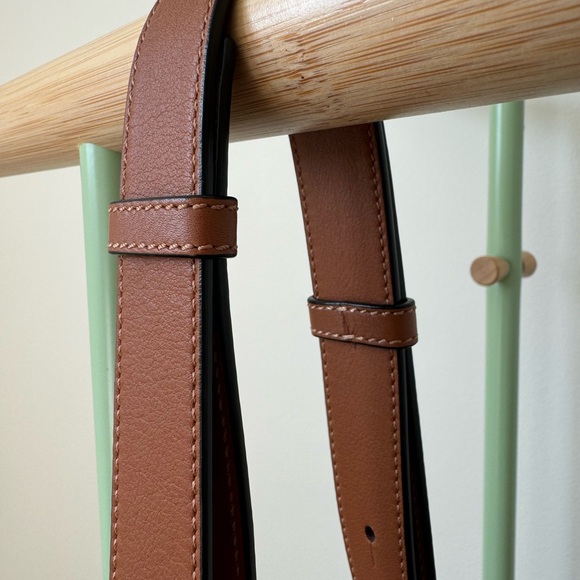 Authentic Loewe Tan Medium Hammock Bag, with card and dust bag - Picture 6 of 15